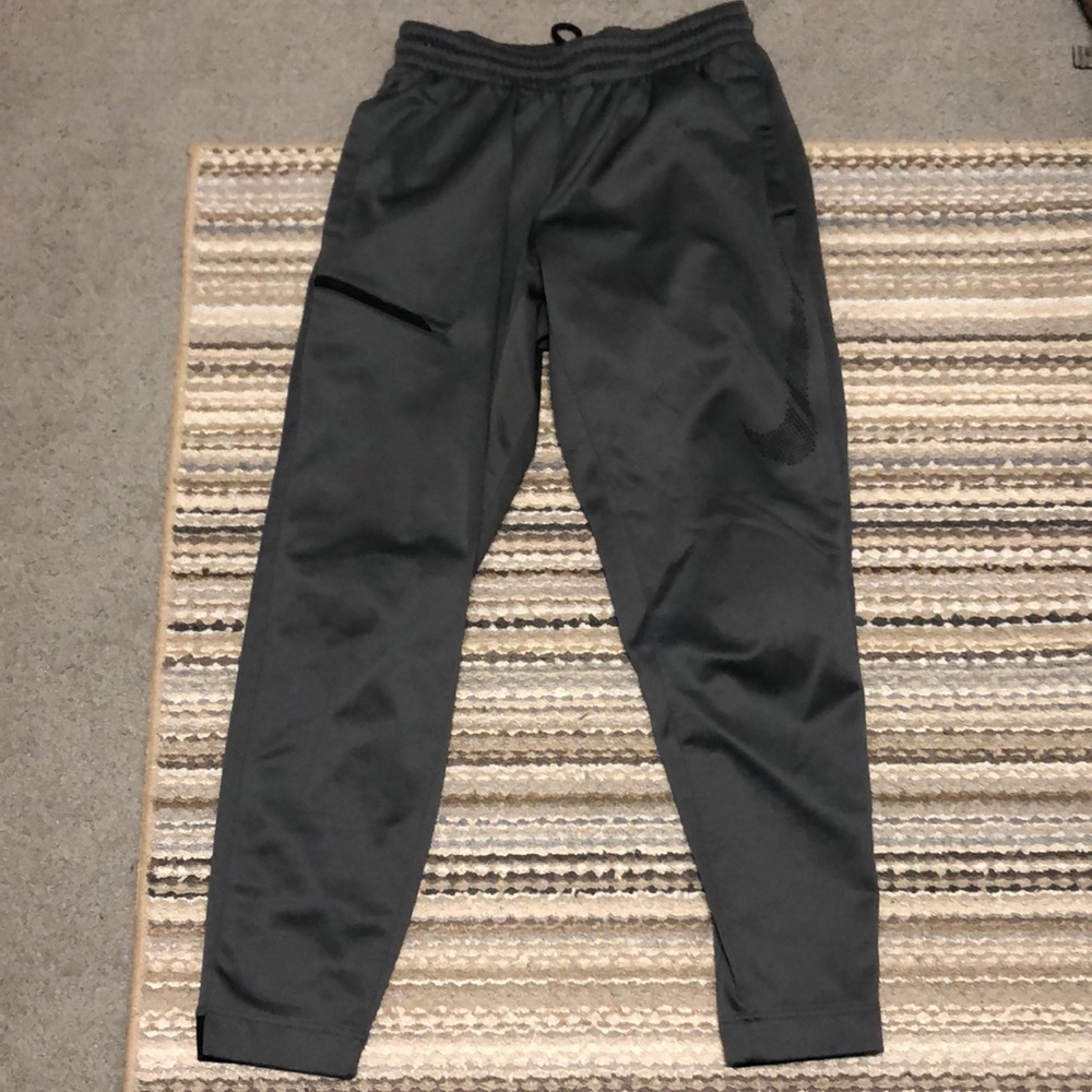 Men’s Graphite ThermaFit Nike Jogger Large